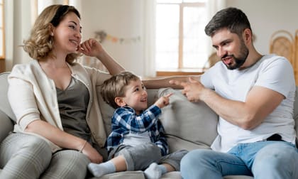 Ідеї для «теплих ігор» та ігор у темряві від психологині Світлани Ройз