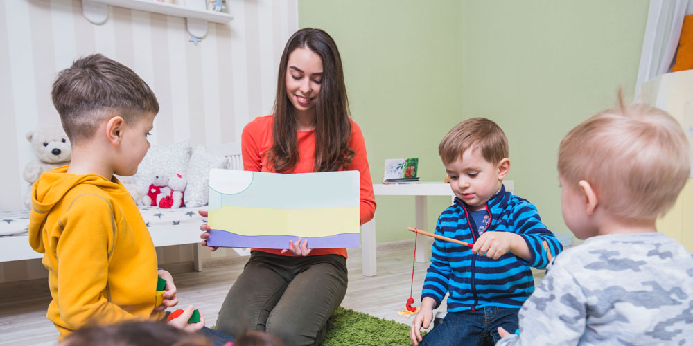 Дитина отримує психологічну підтримку під час навчання